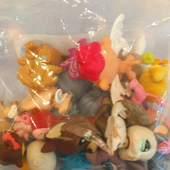 Littlest pet shop (old version and new version) - Picture 1 of 5
